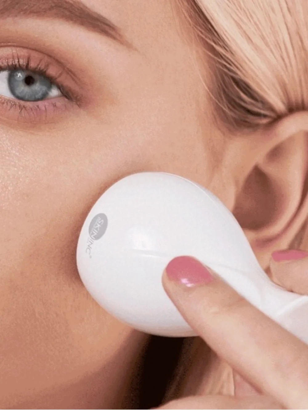 NEW SKIN INC Cryo-Ice Facial Roller Pink to White Depuff Sculpt Detox Skin